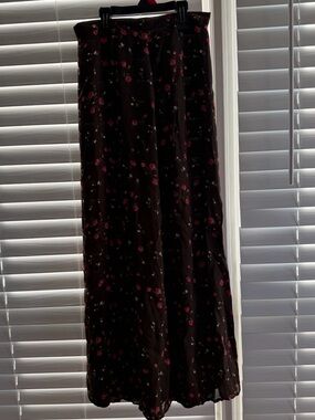 Laura Ashley Women’s Brown Maxi Skirt with Pink Rose Print! Size 6